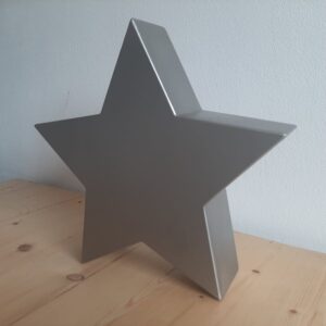 Adolescente recibiendo apoyo emocional familiar en salud mental